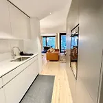 Modern With Balcony And Bbq At West Station *