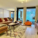 Modern With Balcony And Bbq At West Station شقة
