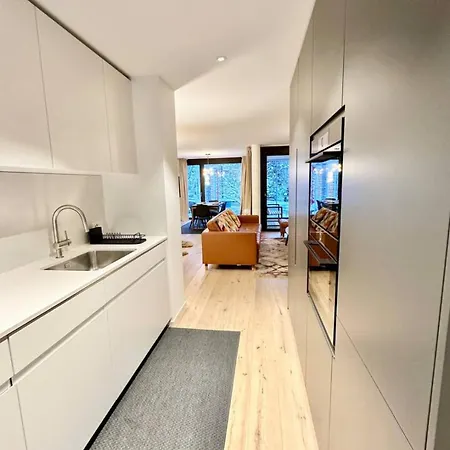 Modern With Balcony And Bbq At West Station *