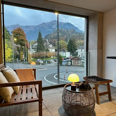 Modern With Balcony And Bbq At West Station 인터라켄