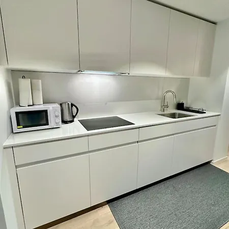 아파트 Modern With Balcony And Bbq At West Station *