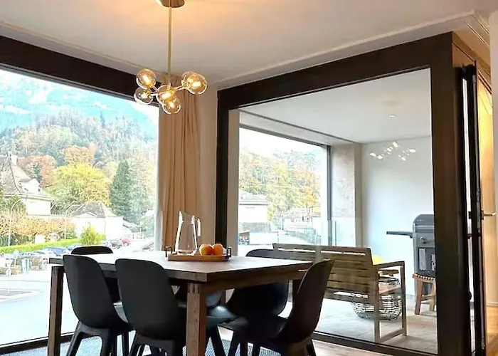 Lägenhet Modern With Balcony And Bbq At West Station *